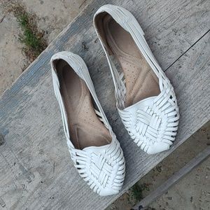 Woven leather shoes